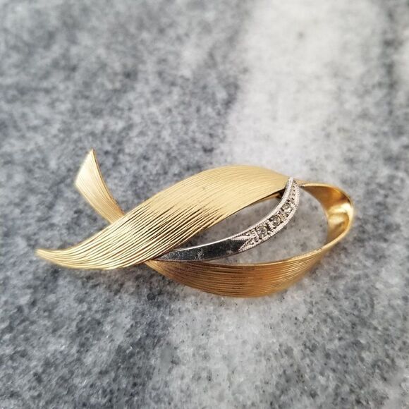 Vintage Gold Tone Minimal Modern Design Brooch, Unsigned Estate - Picture 1 of 5